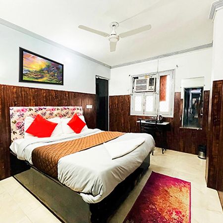 Hotel Commodo - Near Dhaula Kuan นิวเดลี ภายนอก รูปภาพ