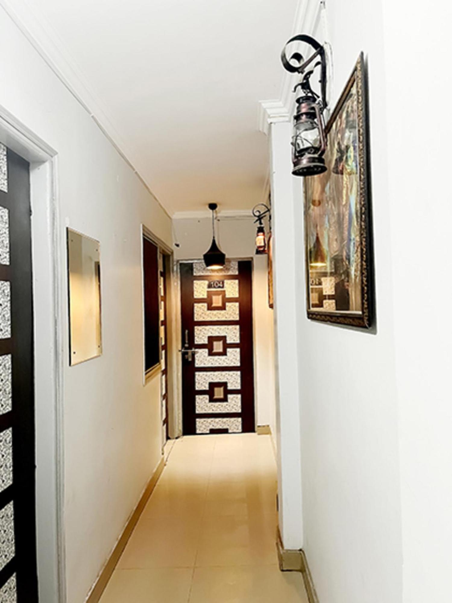 Hotel Commodo - Near Dhaula Kuan นิวเดลี ภายนอก รูปภาพ