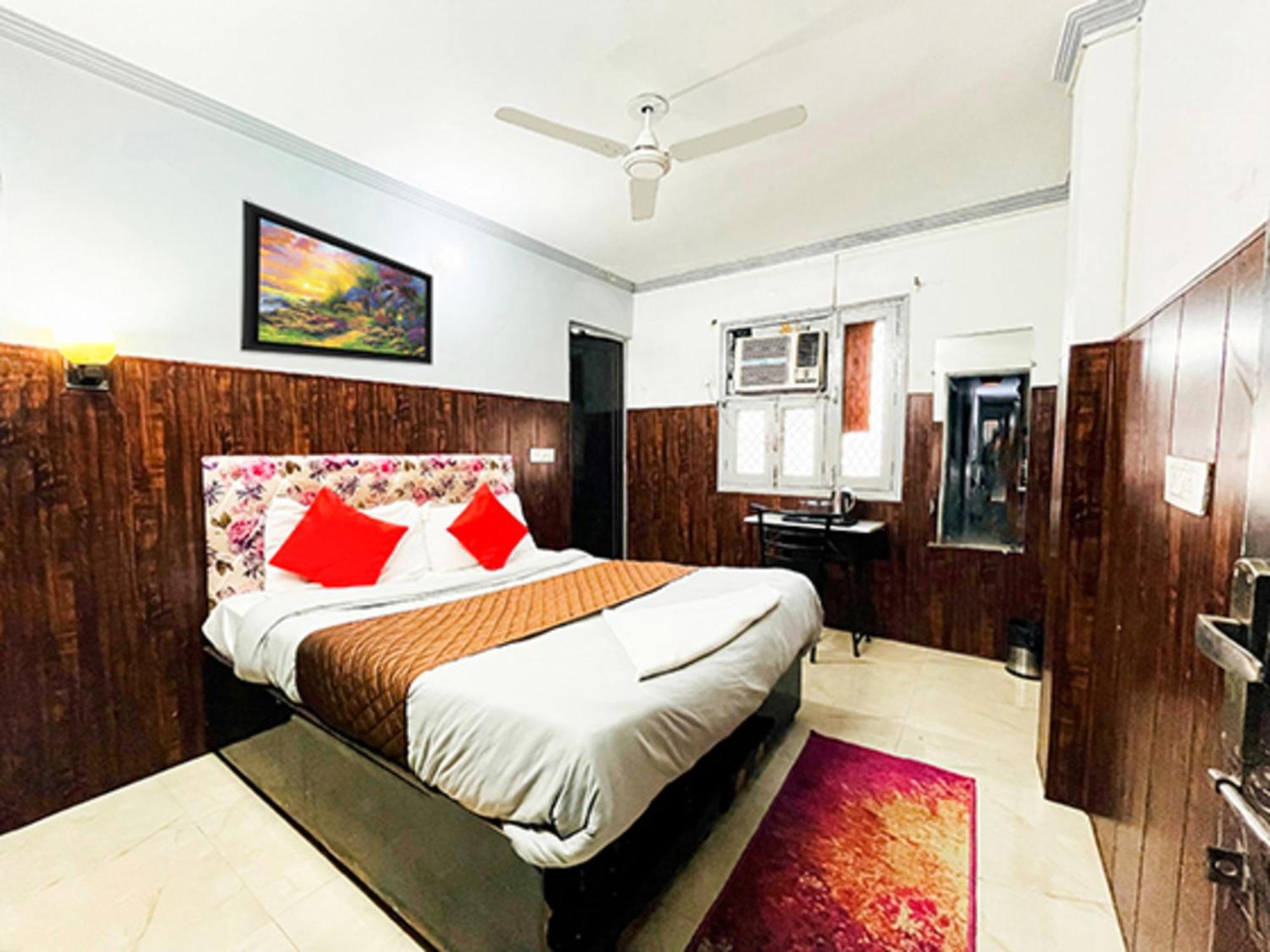 Hotel Commodo - Near Dhaula Kuan นิวเดลี ภายนอก รูปภาพ