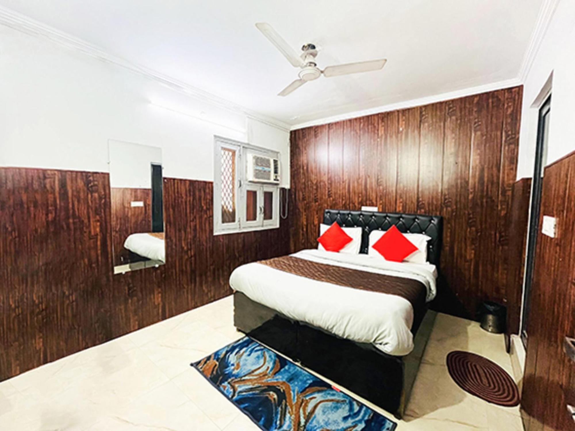 Hotel Commodo - Near Dhaula Kuan นิวเดลี ภายนอก รูปภาพ