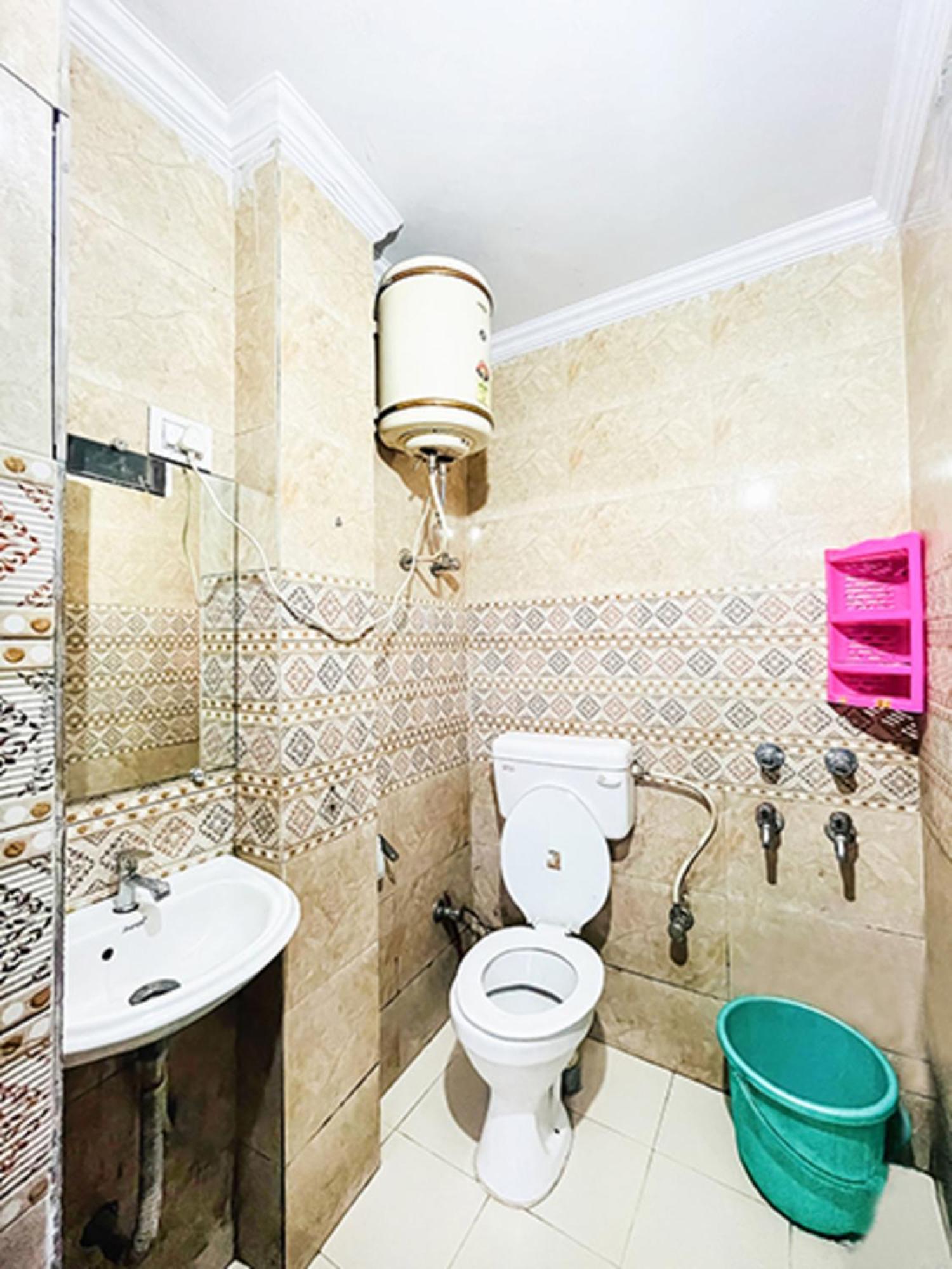 Hotel Commodo - Near Dhaula Kuan นิวเดลี ภายนอก รูปภาพ
