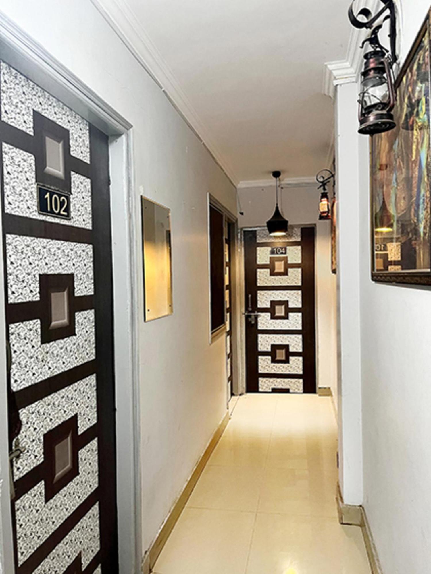 Hotel Commodo - Near Dhaula Kuan นิวเดลี ภายนอก รูปภาพ